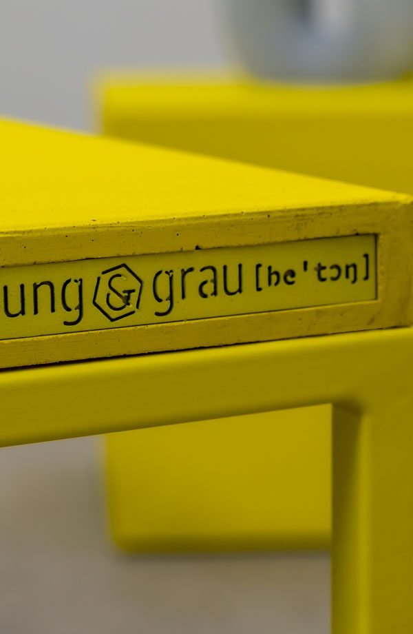 jung und grau - colorcrete - Schwefel Gelb